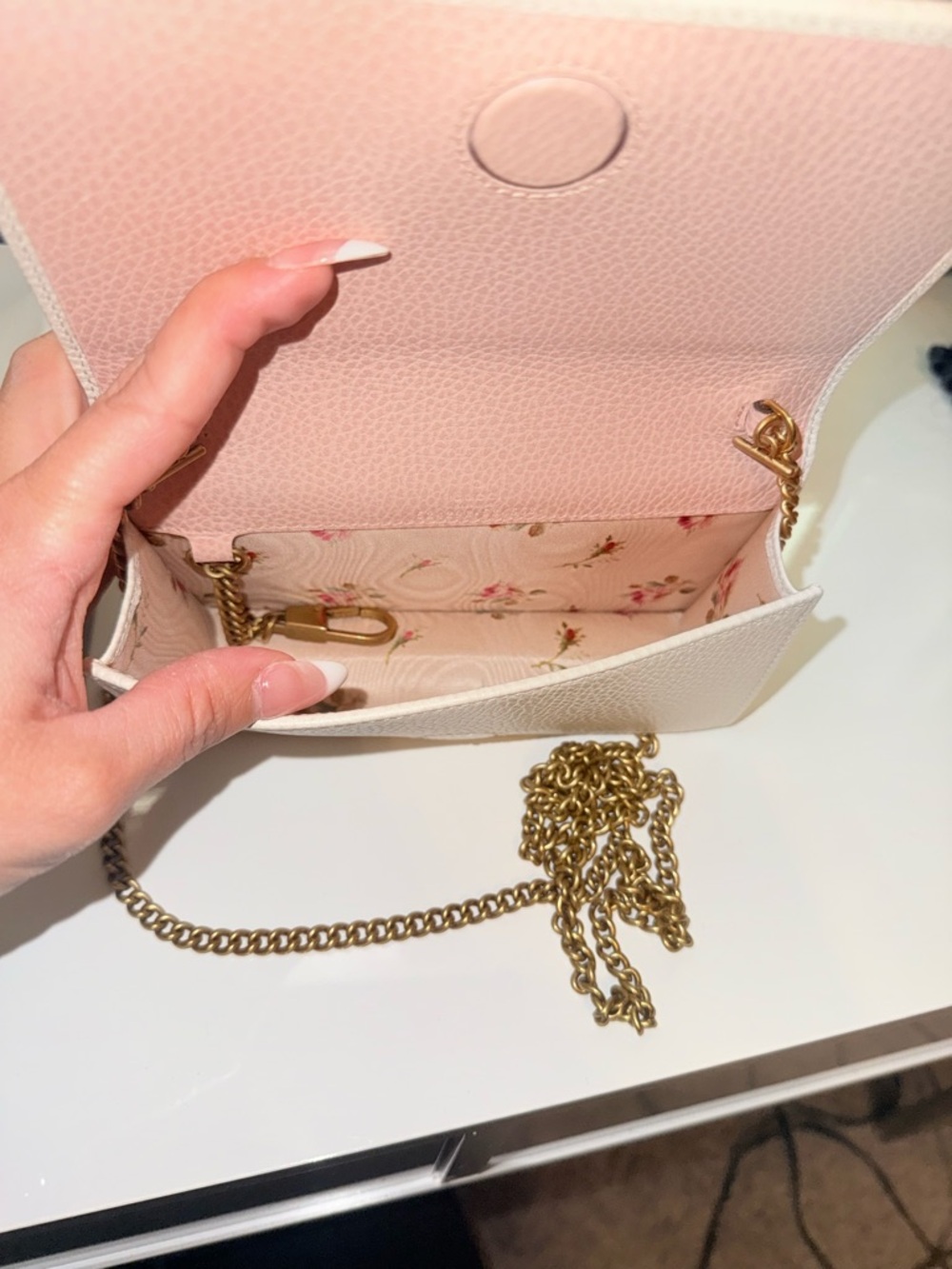 ♥️ Auth Rare Gucci Leather Purse w/ Gold GG Bow ♥️ - Picture 6 of 9